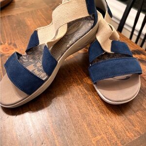 Easy Spirit Navy Suede & Beige Elastic Sandals - Women